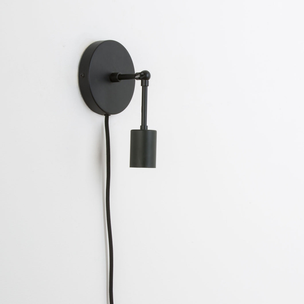 Plug-In Hinge Solo Sconce